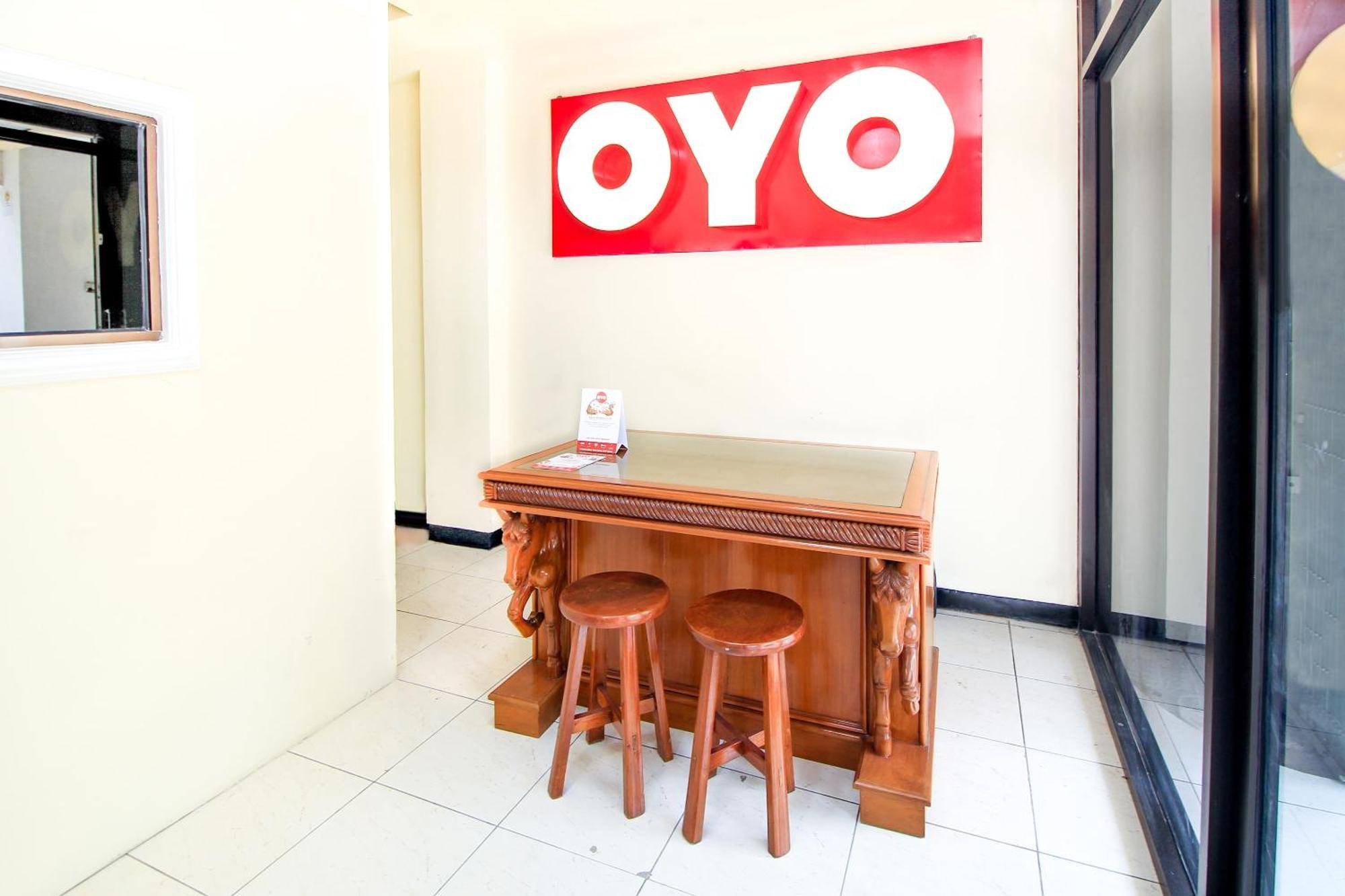 Super Oyo Capital O 217 A1 Hotel Сурабая Екстериор снимка
