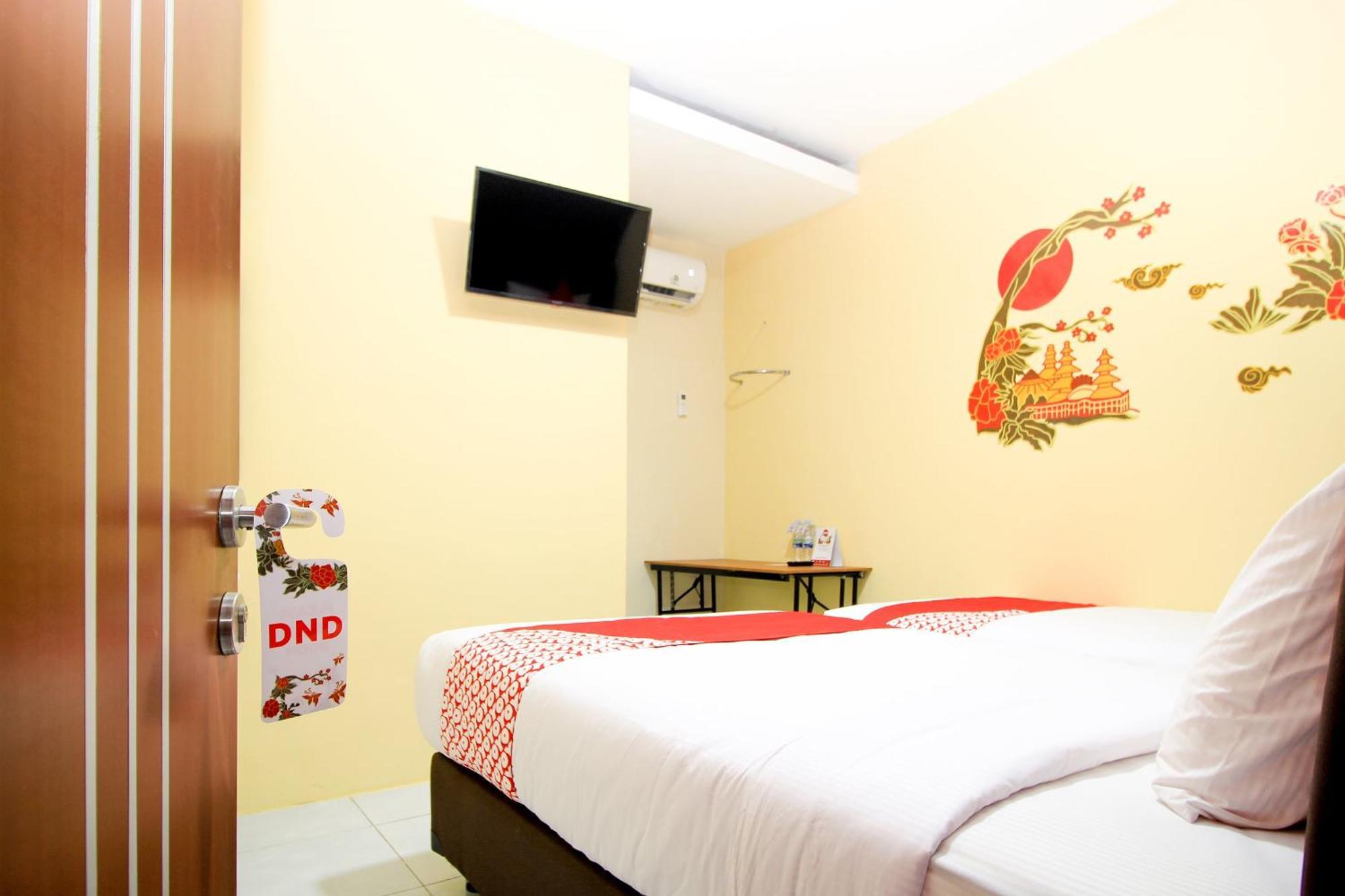 Super Oyo Capital O 217 A1 Hotel Сурабая Екстериор снимка