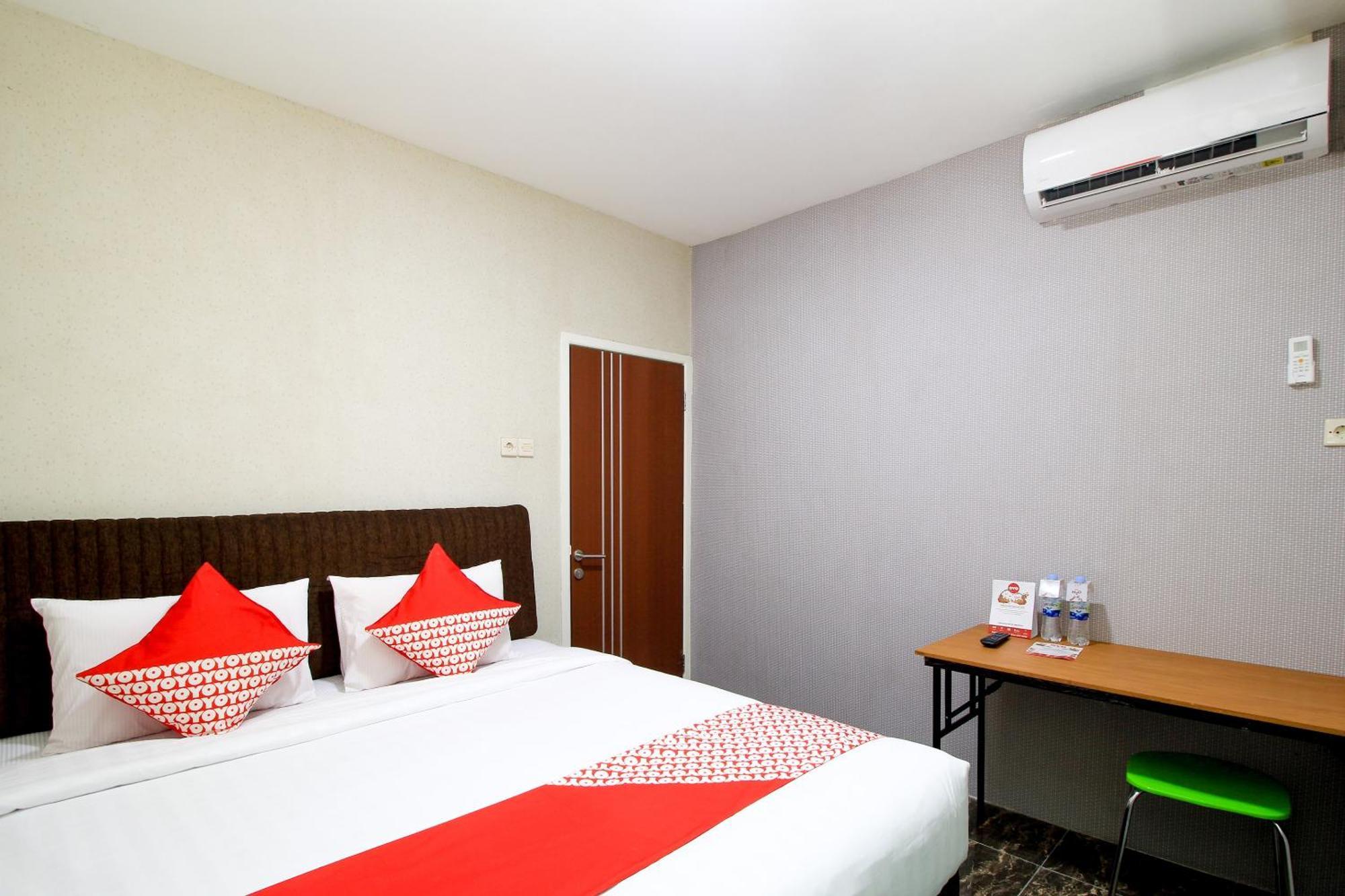 Super Oyo Capital O 217 A1 Hotel Сурабая Екстериор снимка