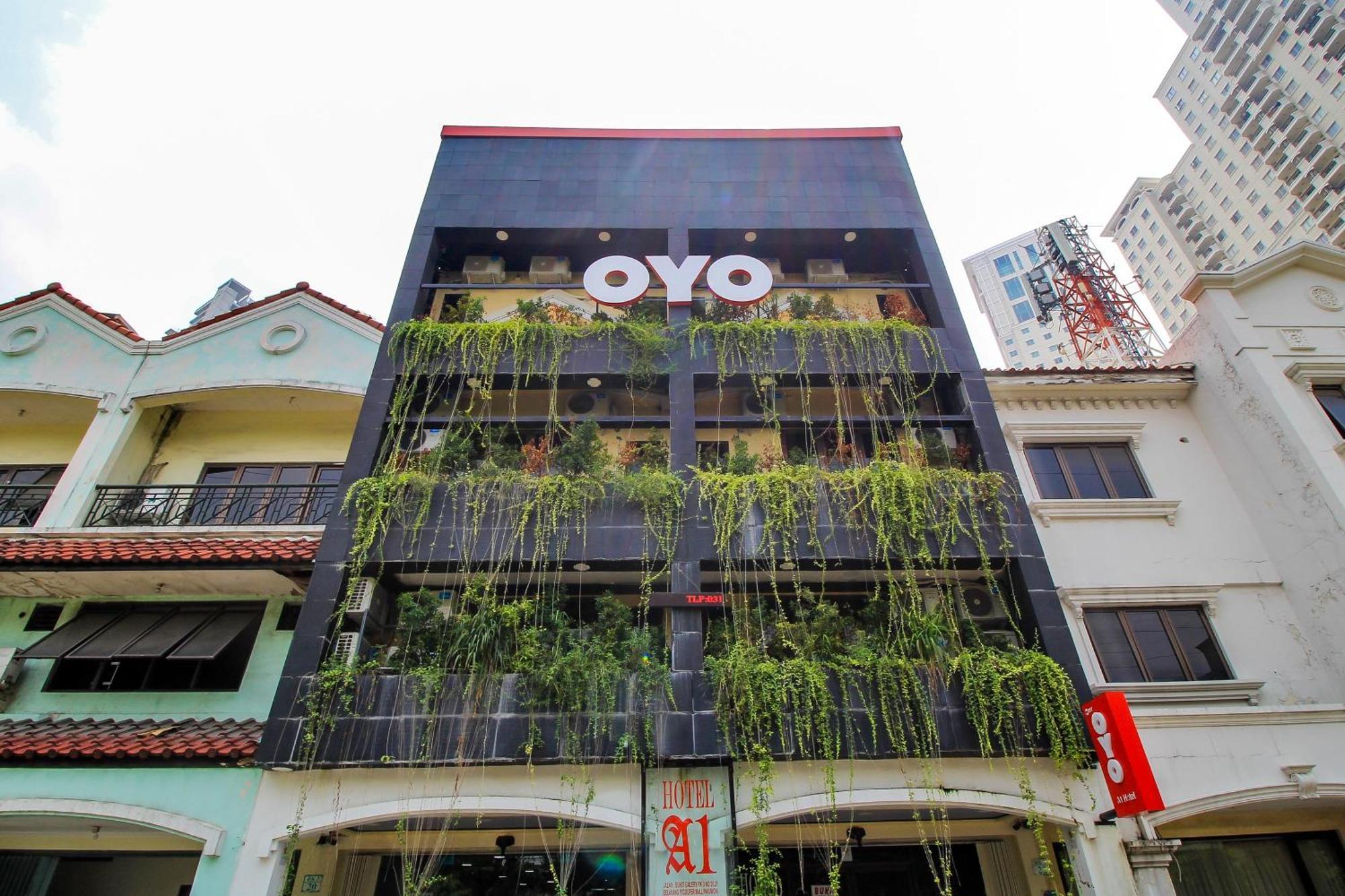 Super Oyo Capital O 217 A1 Hotel Сурабая Екстериор снимка
